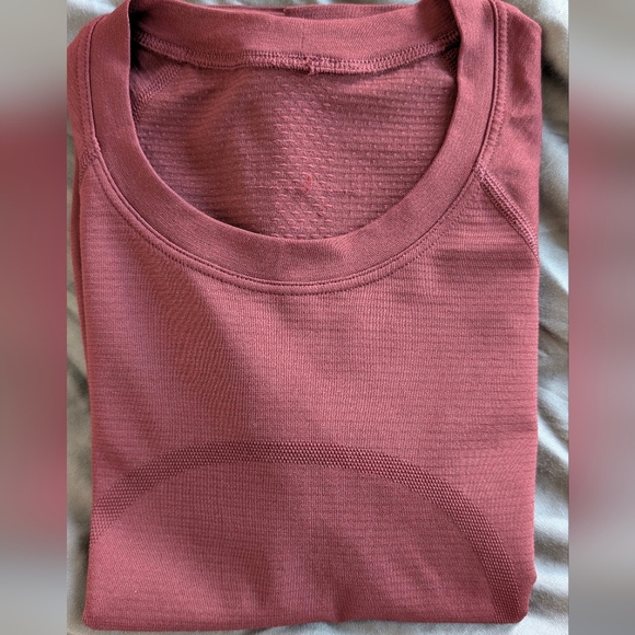 Lululemon Swiftly Tech Long Sleeve Shirt 2.0 *Race Length - Red Merlot, Size 2 - Picture 6 of 7
